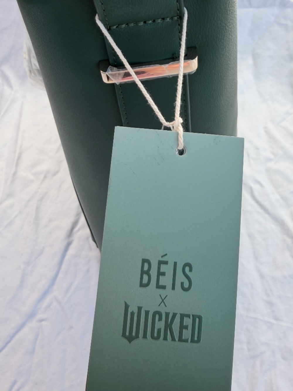 Beis The Wicked Tote in Wicked Green nwt - Picture 9 of 10